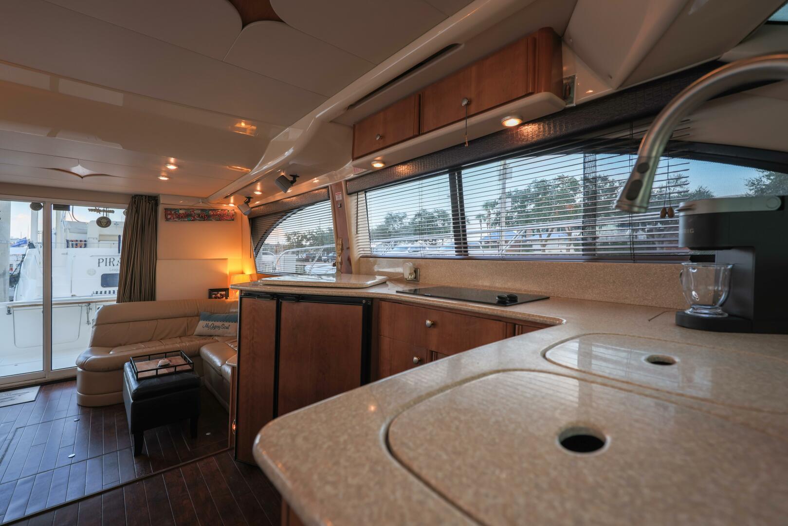 2004 Meridian 411 