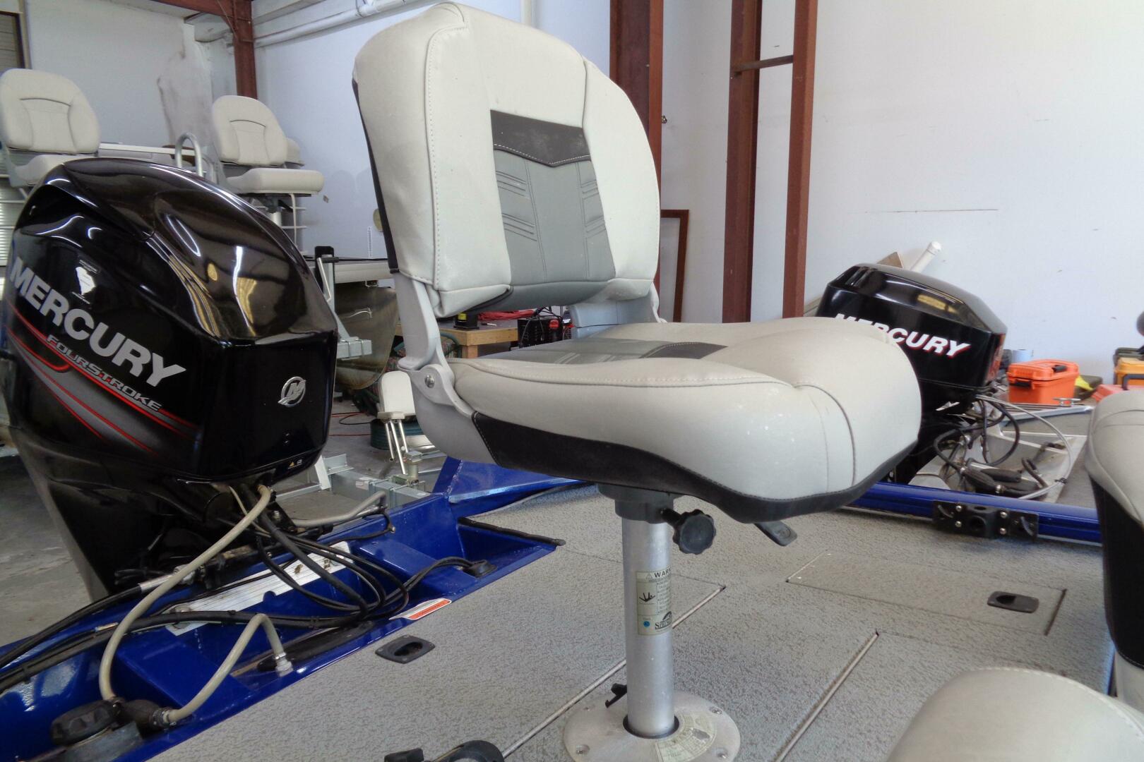 18ft Tracker Yacht For Sale