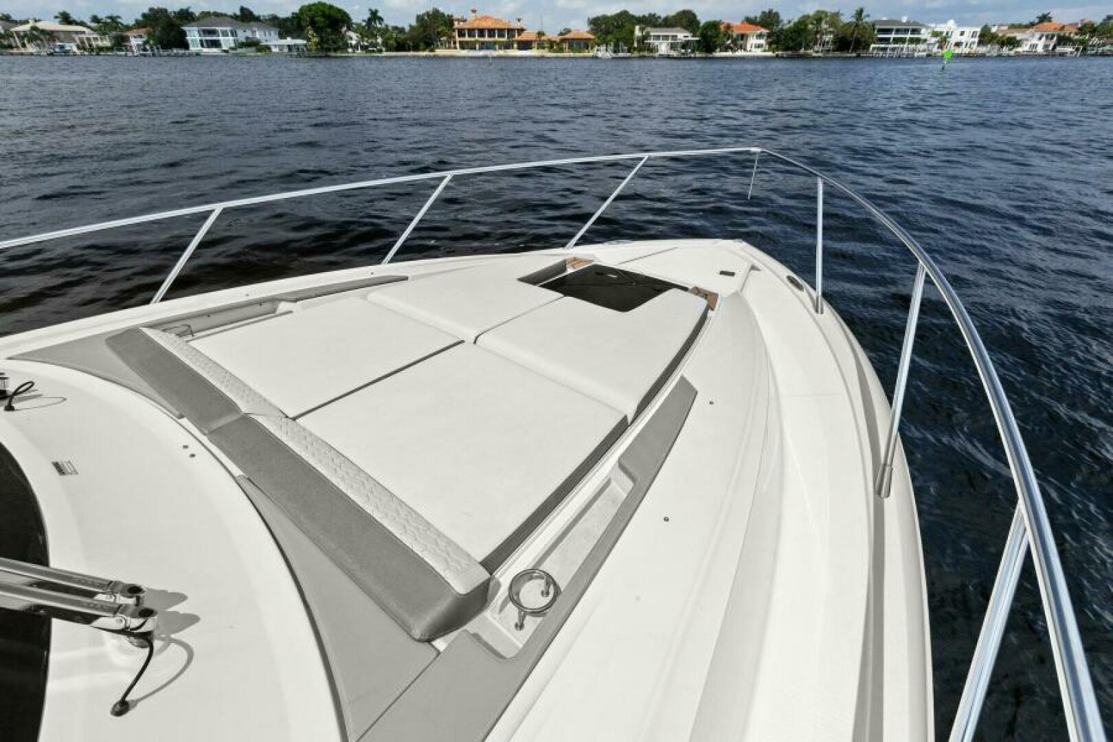2022 Tiara Sport 43 LE