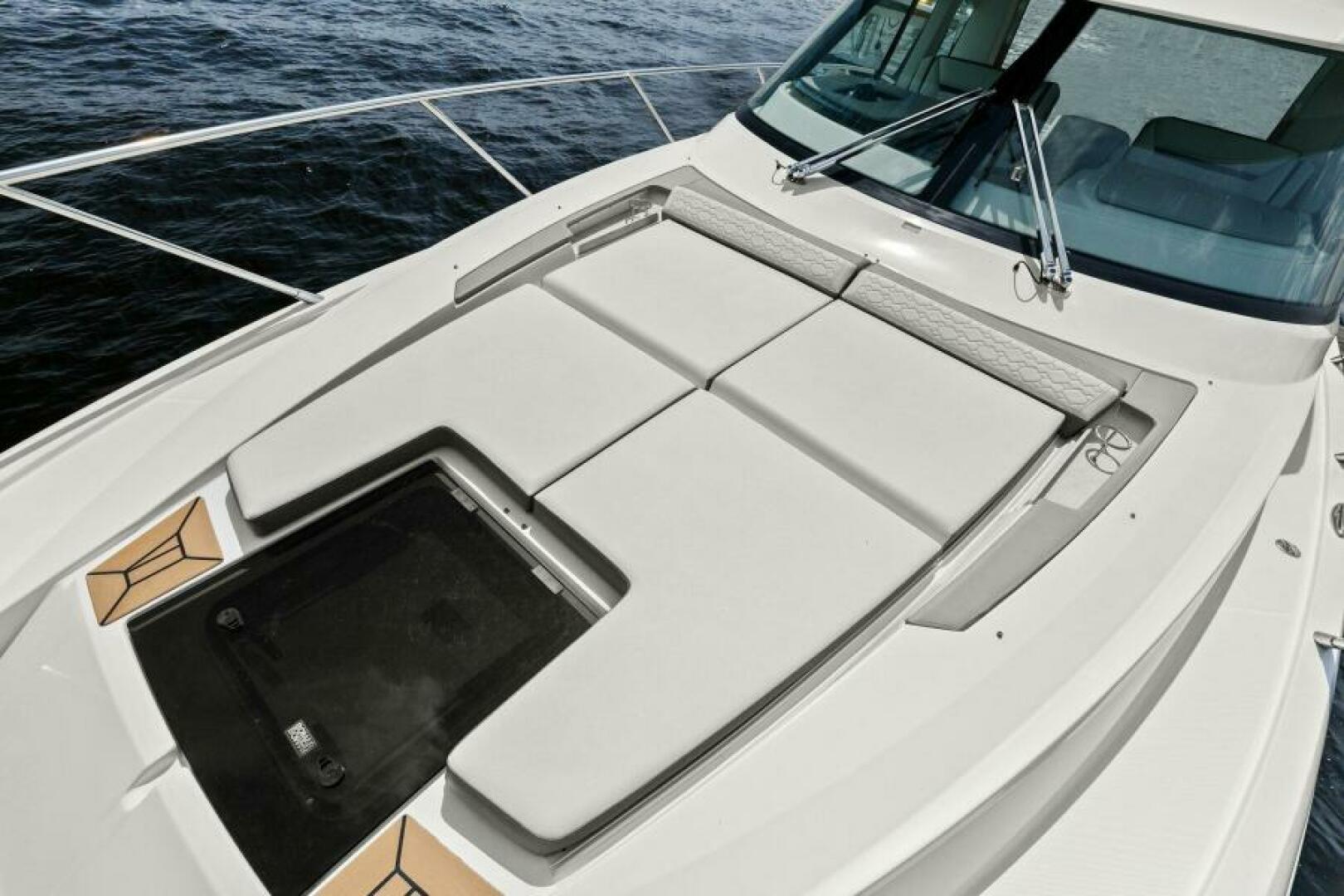 2022 Tiara Sport 43 LE