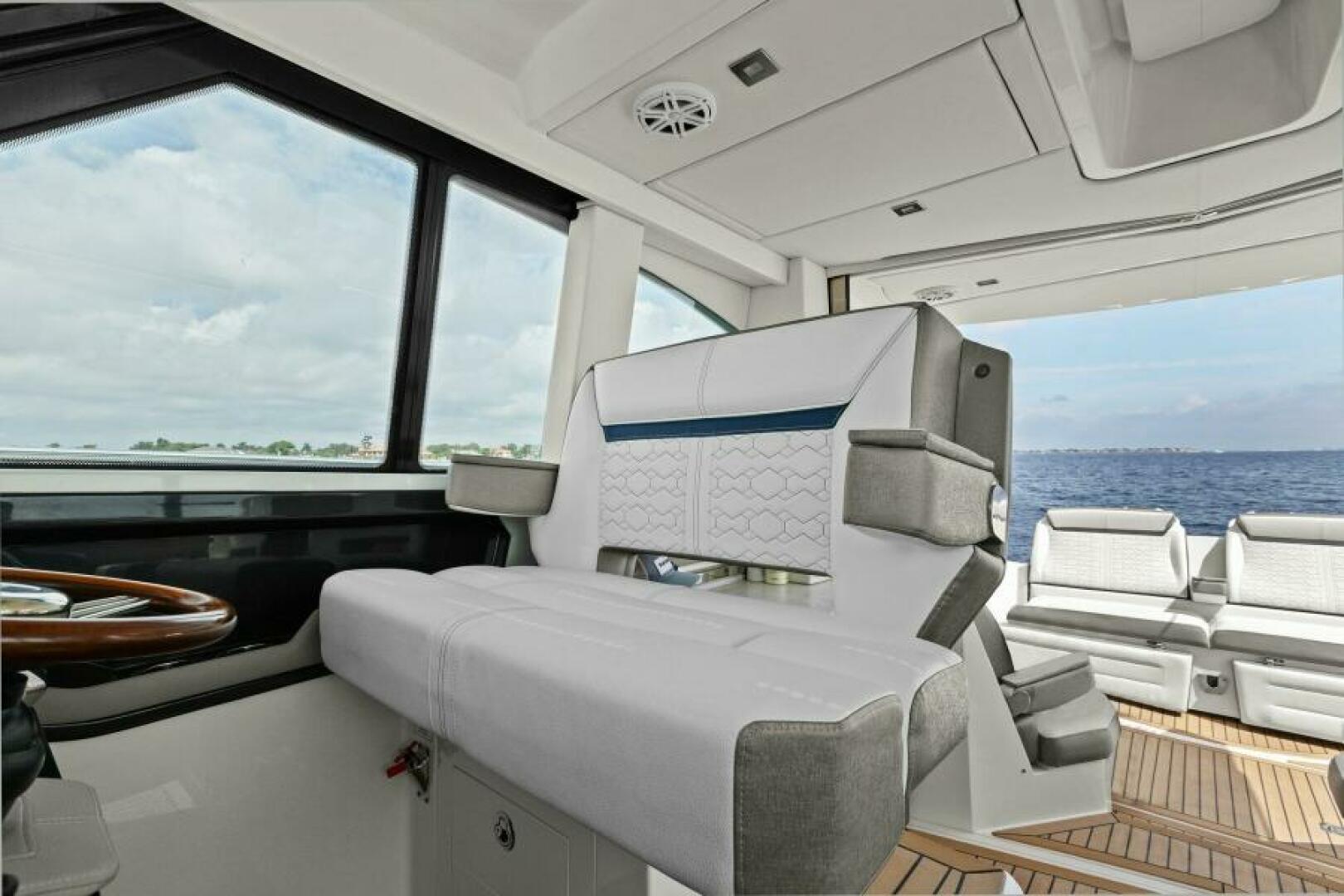 2022 Tiara Sport 43 LE