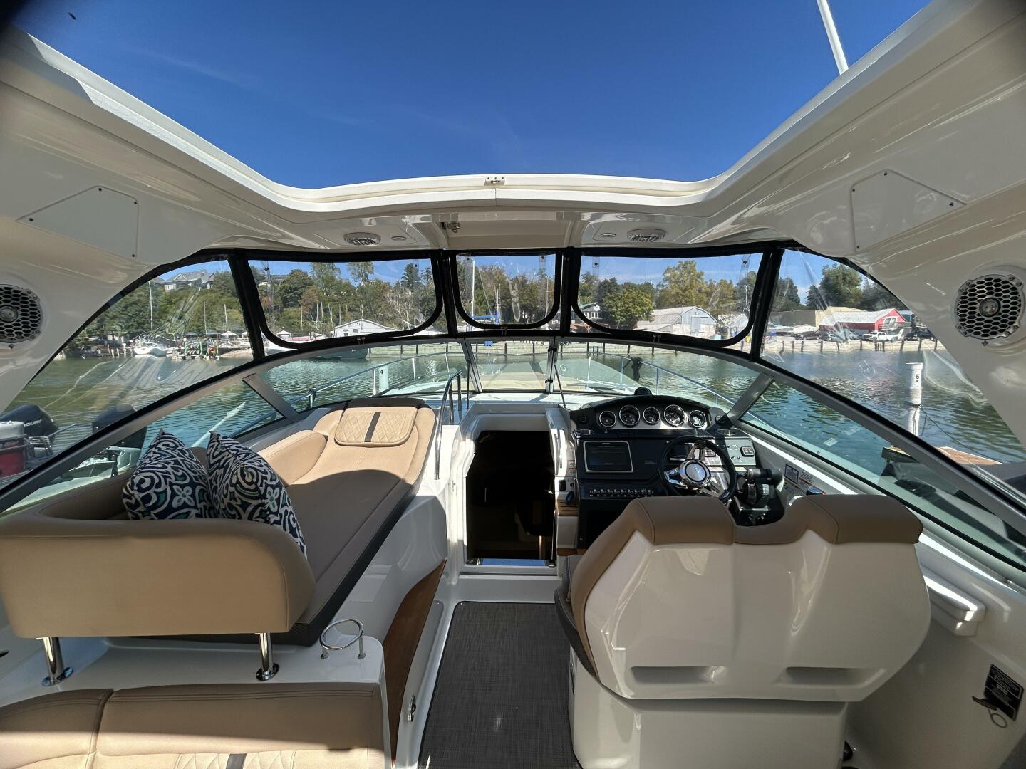 35ft Sea Ray Yacht For Sale