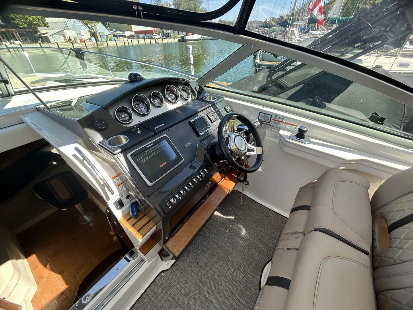 35ft Sea Ray Yacht For Sale