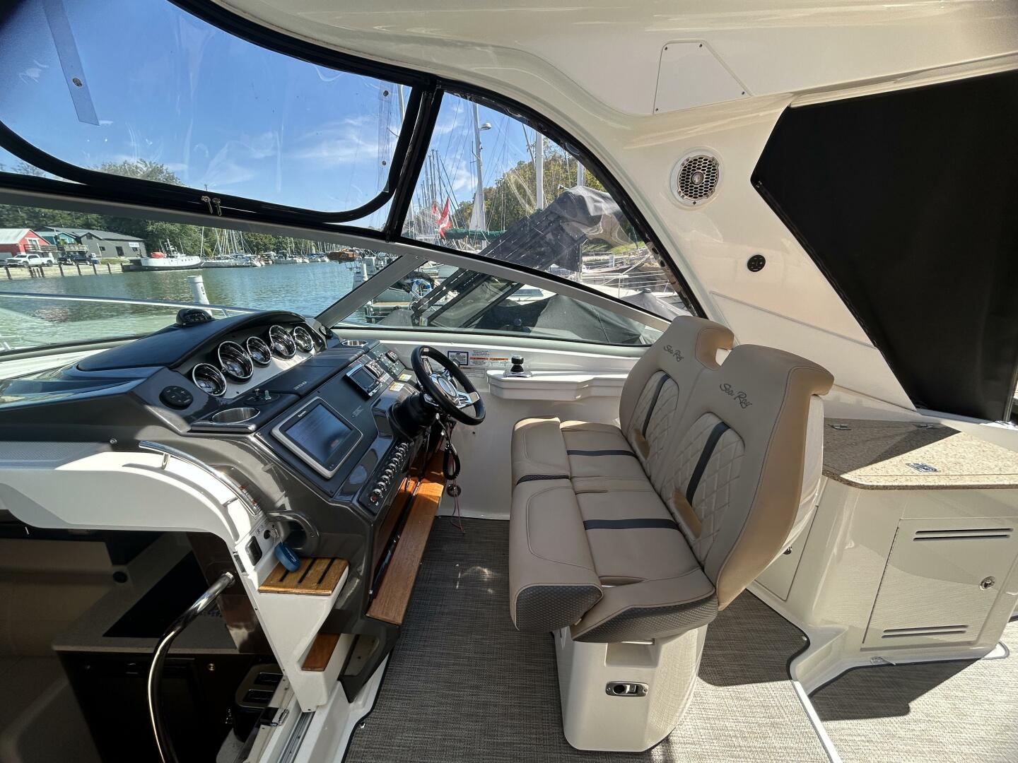 35ft Sea Ray Yacht For Sale