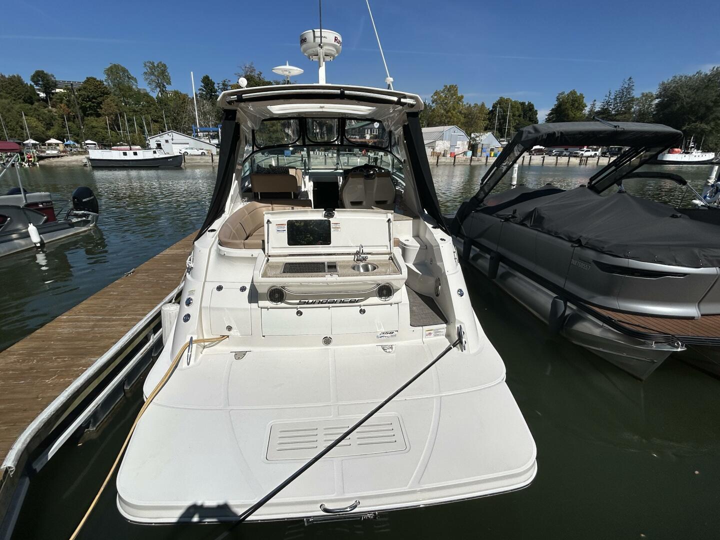 35ft Sea Ray Yacht For Sale