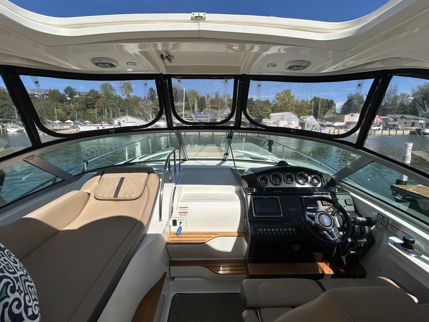 35ft Sea Ray Yacht For Sale