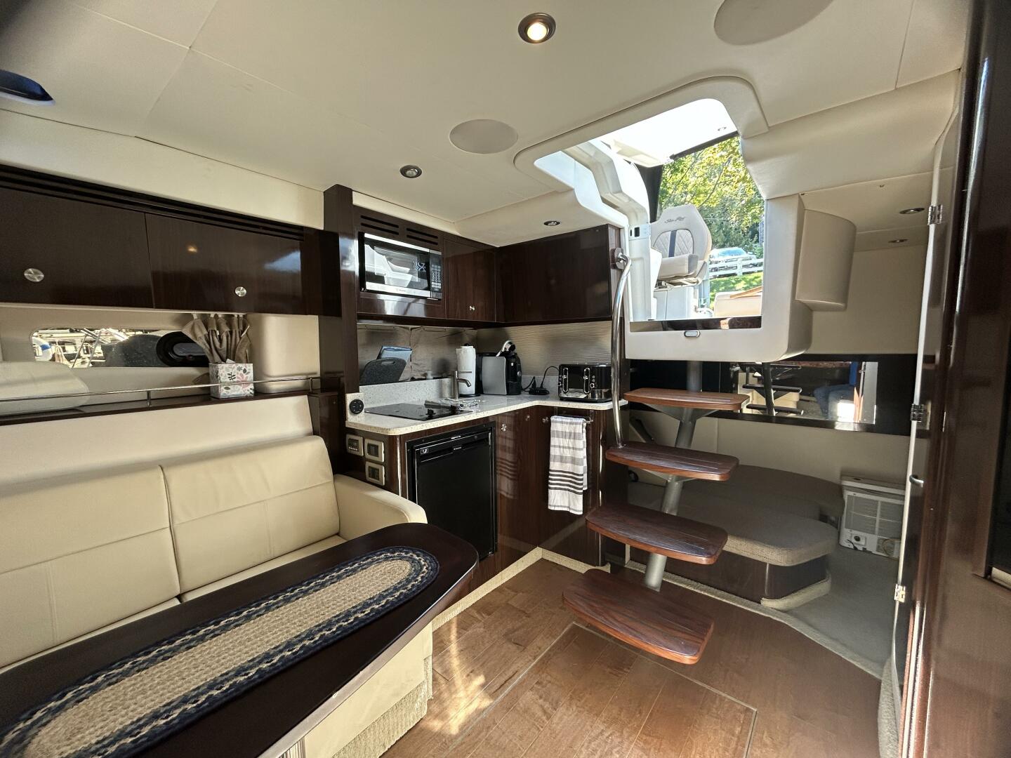 35ft Sea Ray Yacht For Sale