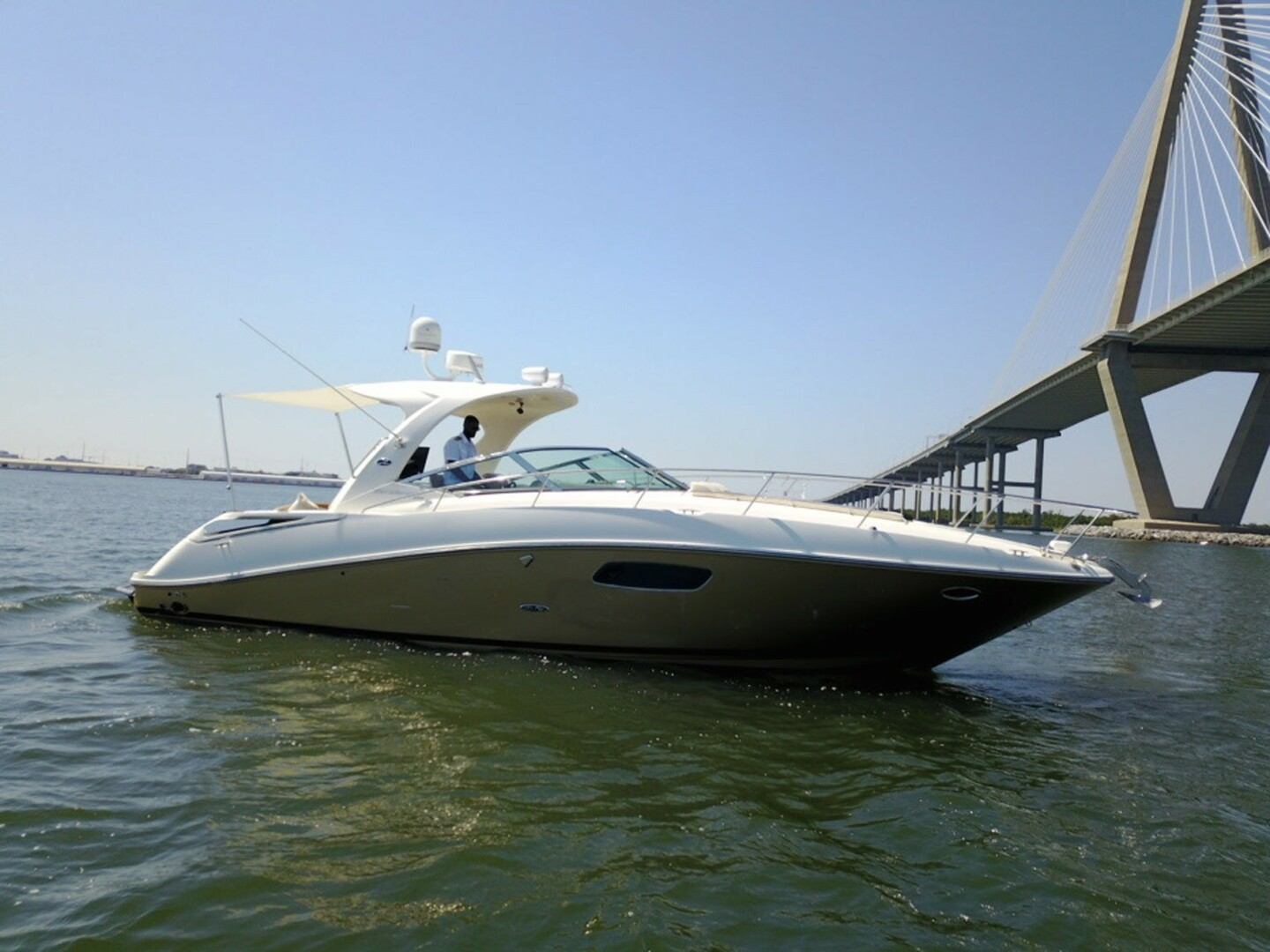 100MILL 35ft Sea Ray Yacht For Sale