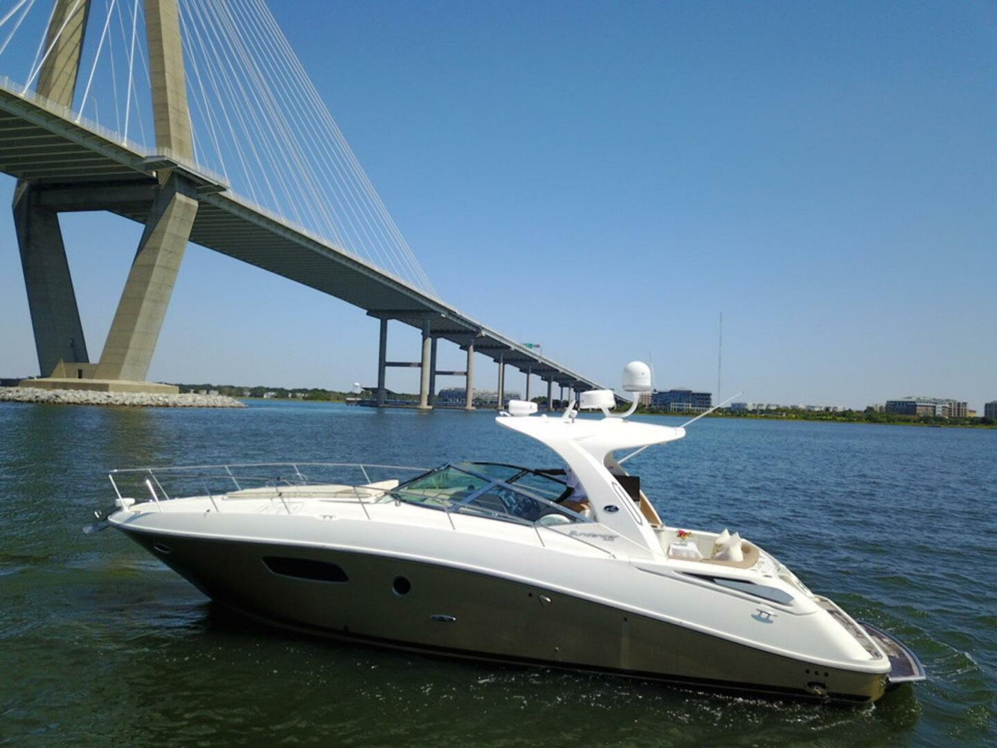 100MILL 35ft Sea Ray Yacht For Sale
