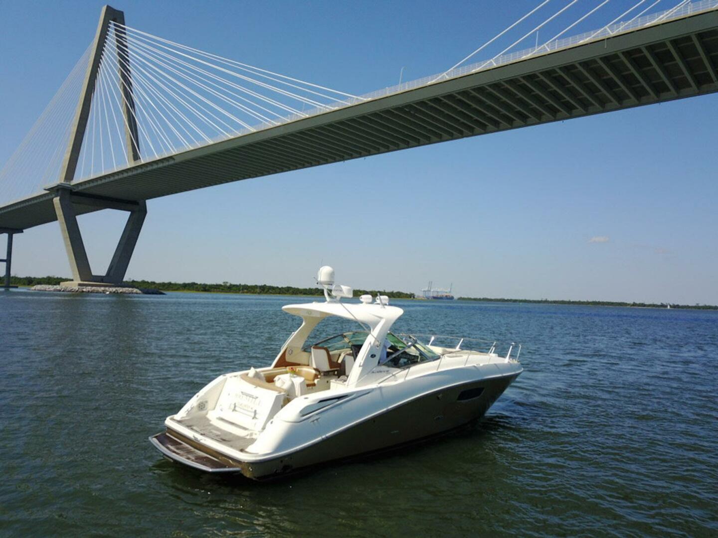 100MILL 35ft Sea Ray Yacht For Sale