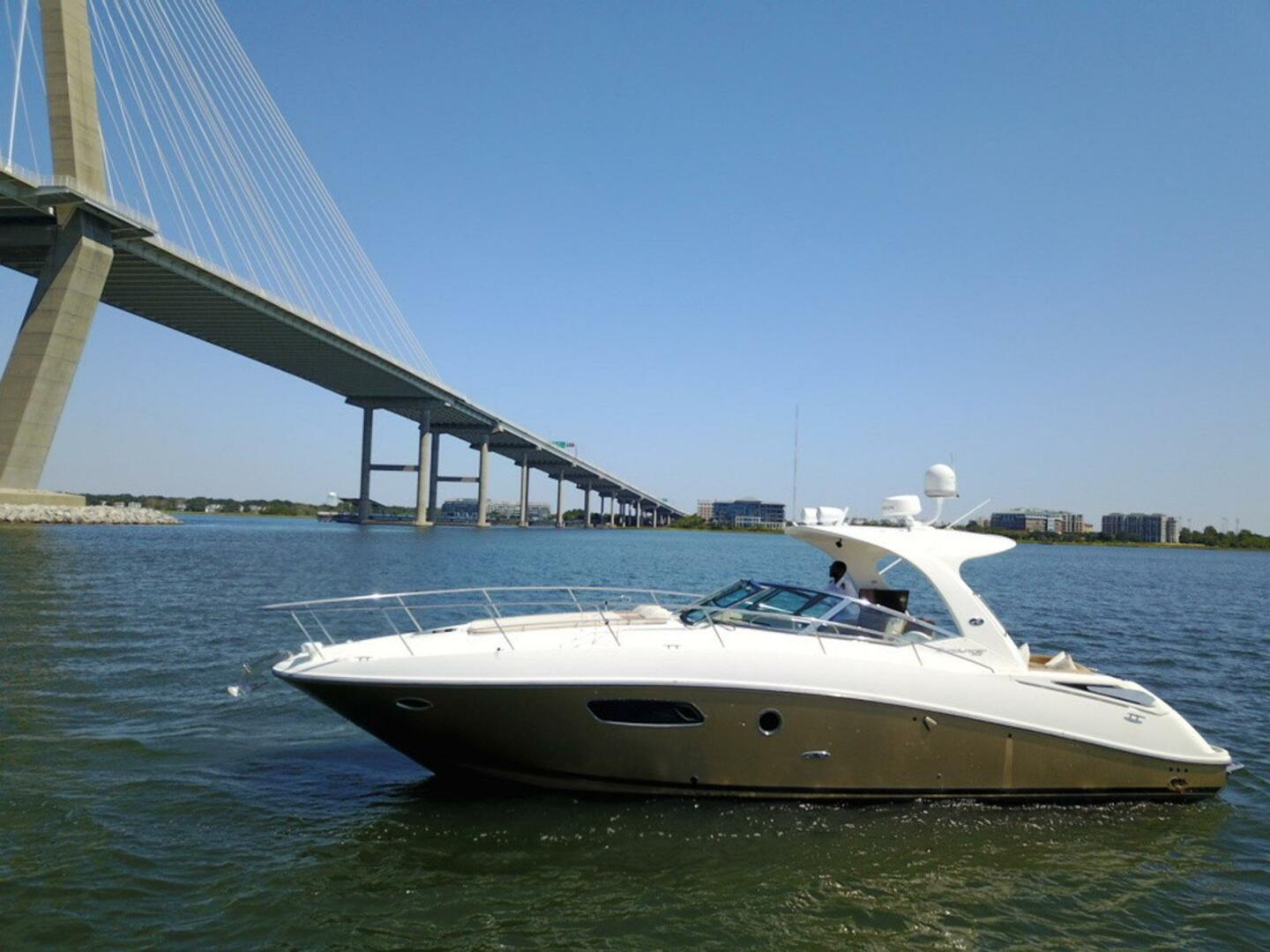 100MILL 35ft Sea Ray Yacht For Sale