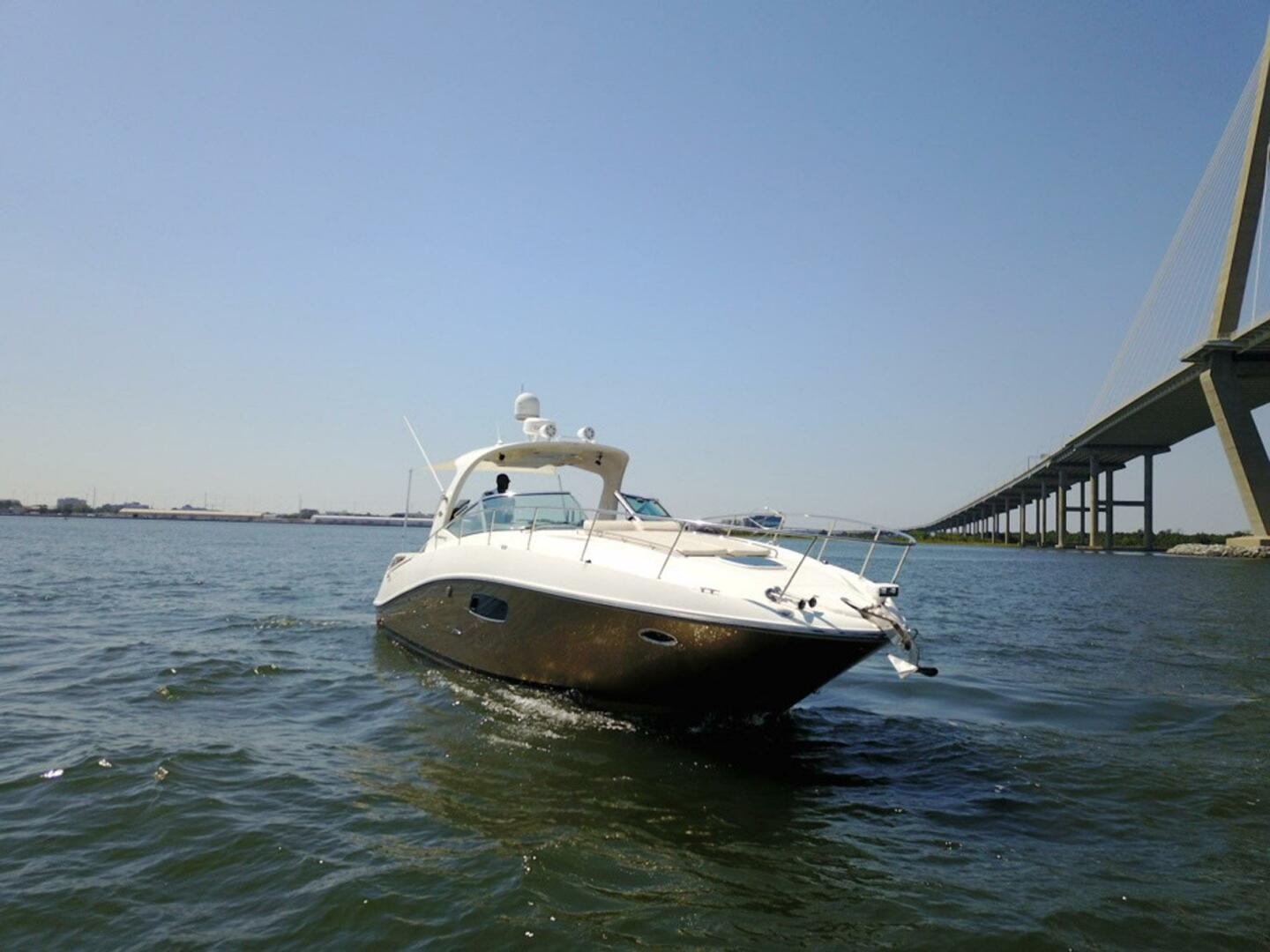 100MILL 35ft Sea Ray Yacht For Sale