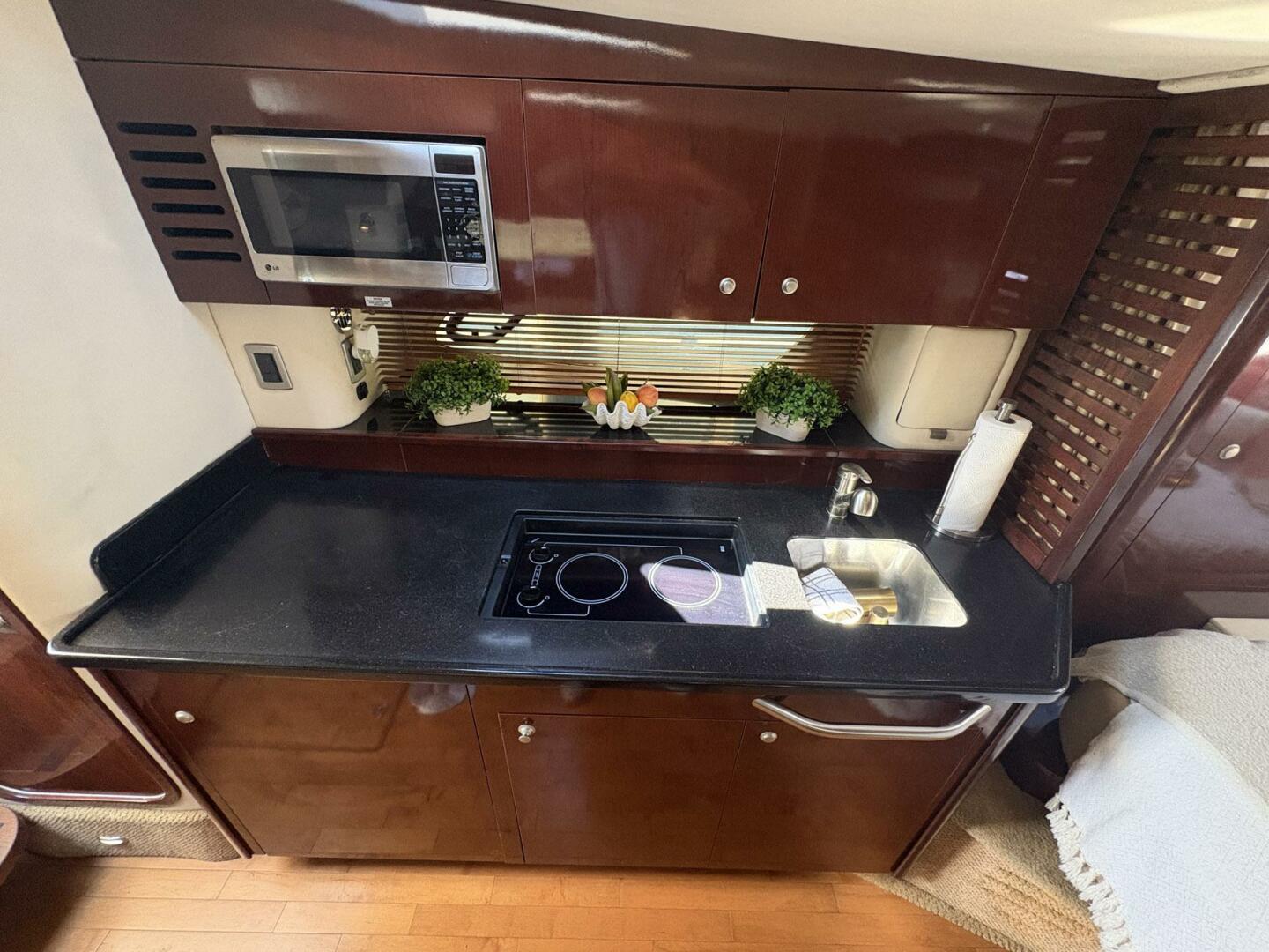 100MILL 35ft Sea Ray Yacht For Sale