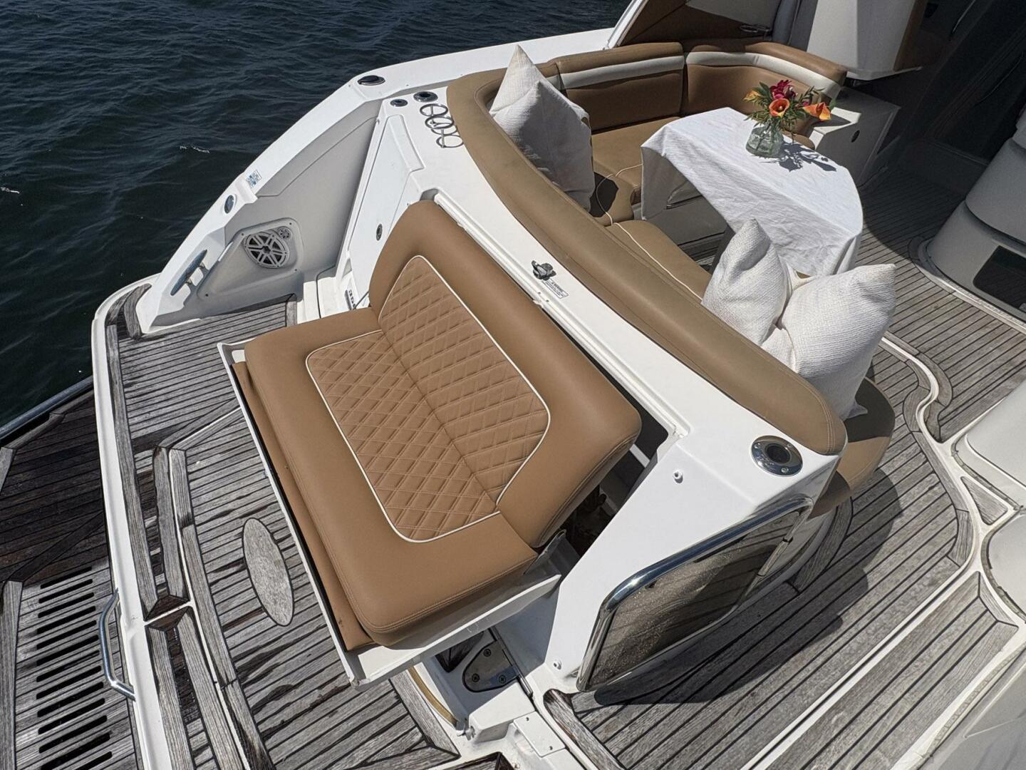 100MILL 35ft Sea Ray Yacht For Sale