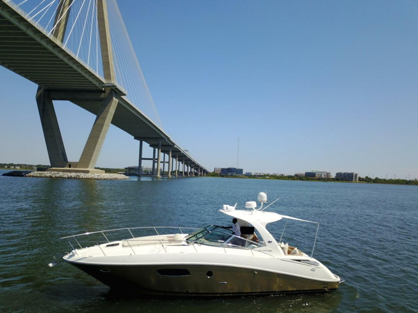 100MILL 35ft Sea Ray Yacht For Sale