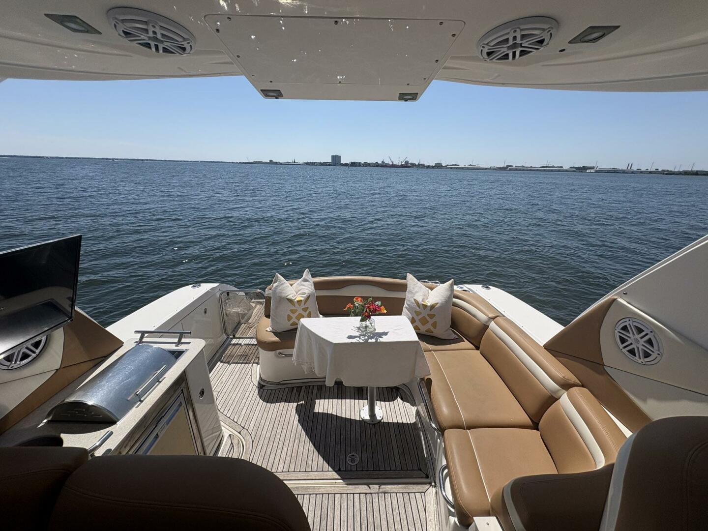 100MILL 35ft Sea Ray Yacht For Sale