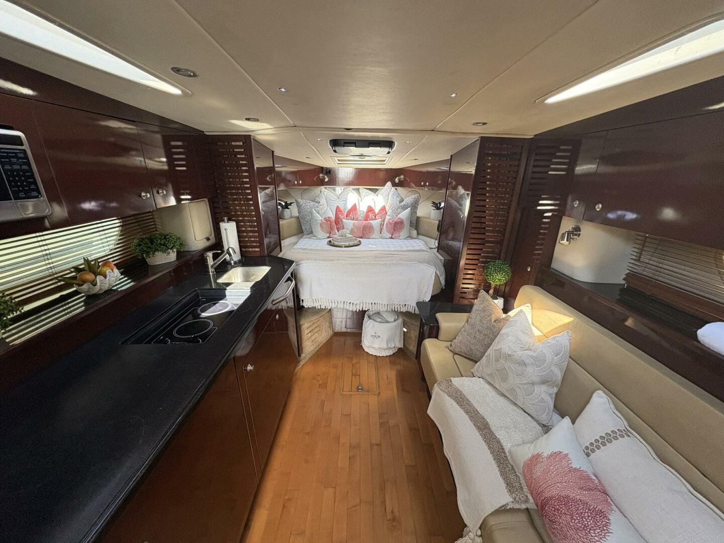 100MILL 35ft Sea Ray Yacht For Sale