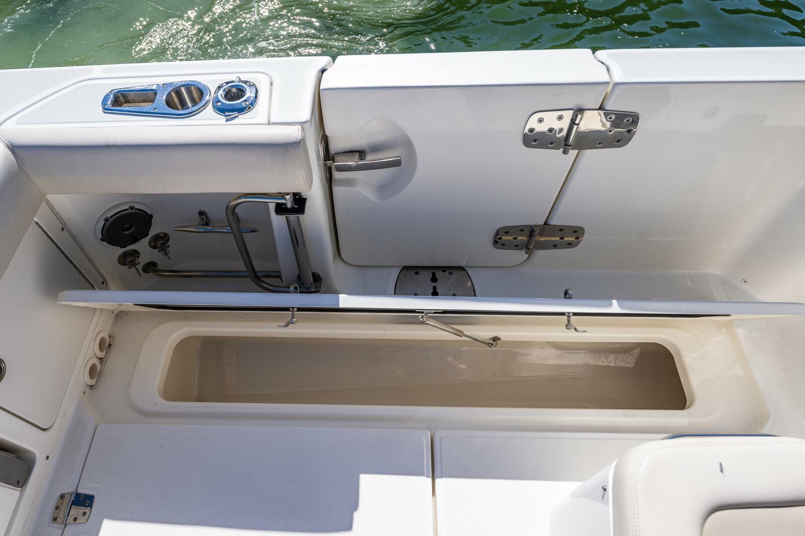 33ft Boston Whaler Yacht For Sale