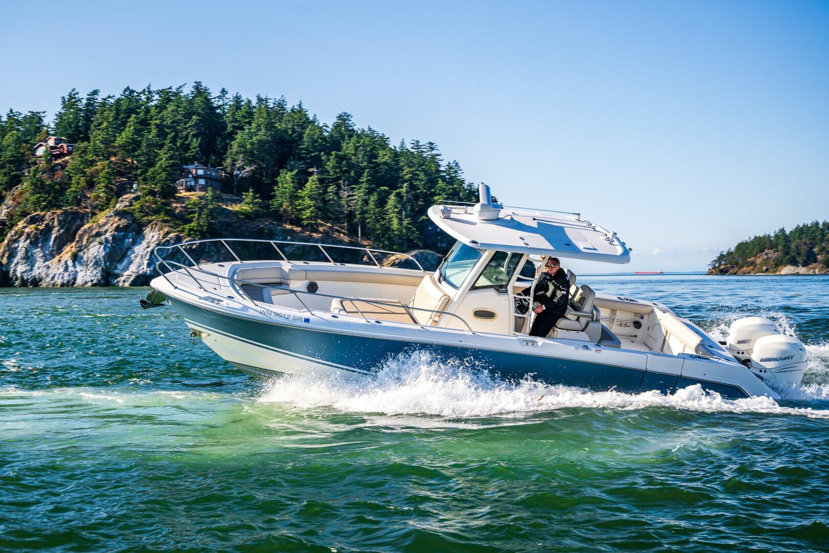 33ft Boston Whaler Yacht For Sale