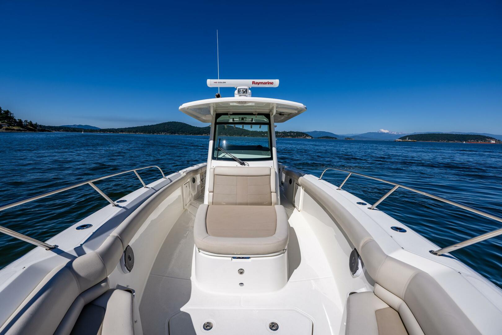 33ft Boston Whaler Yacht For Sale