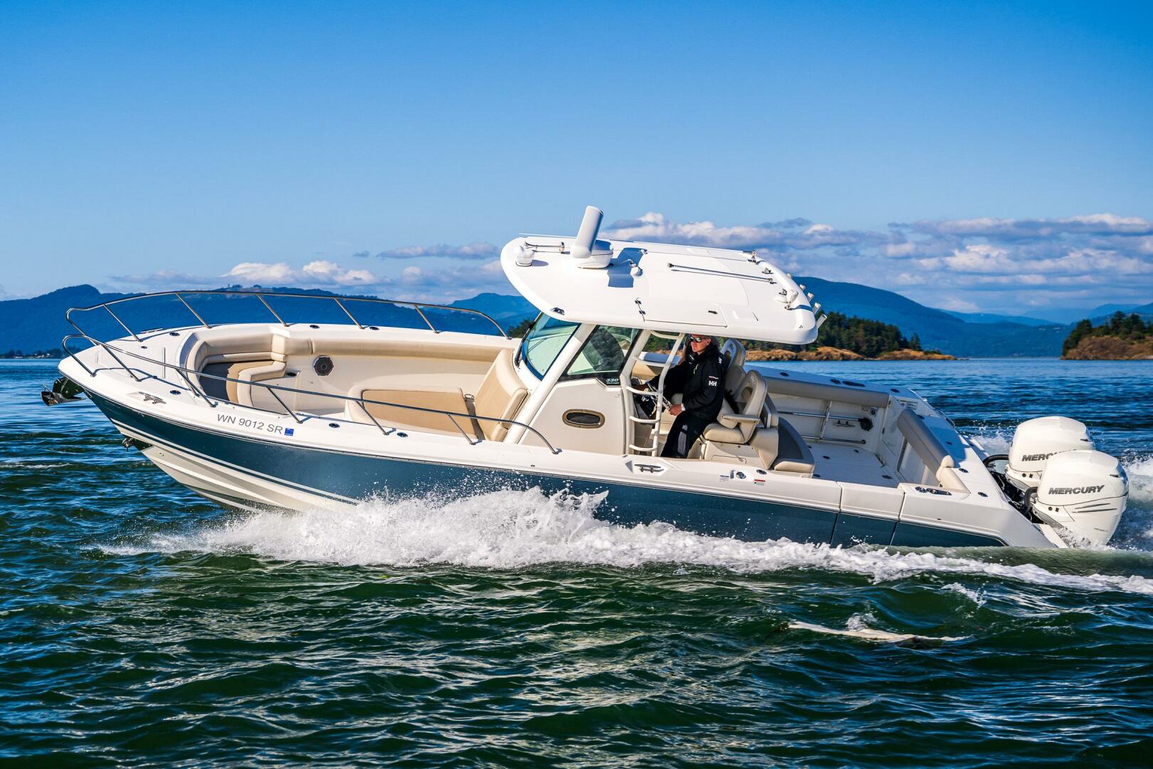33ft Boston Whaler Yacht For Sale