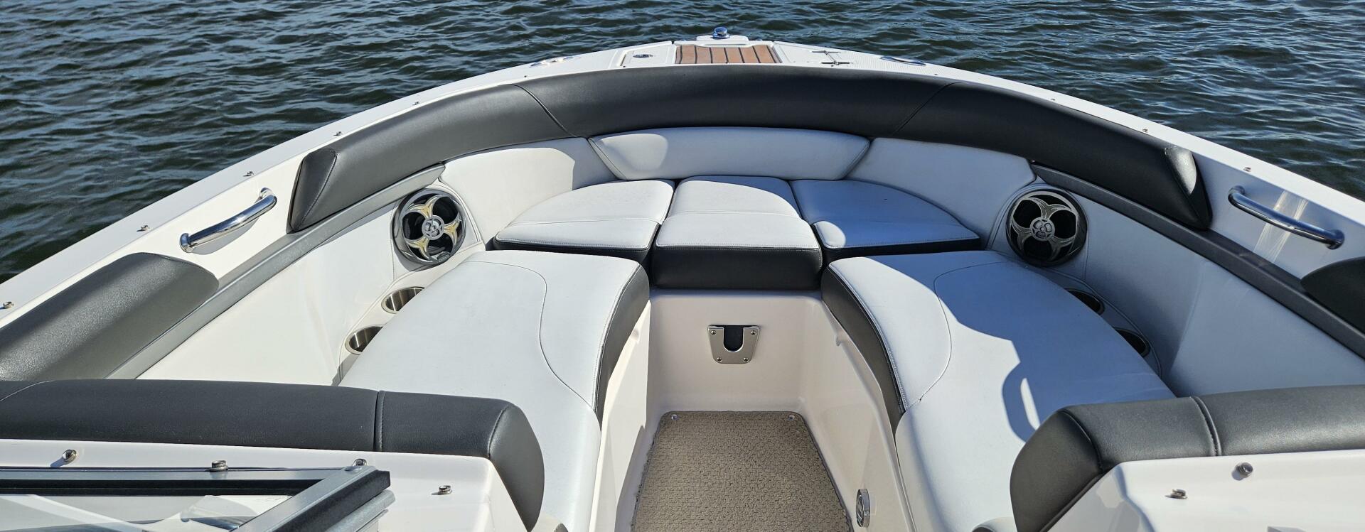 27ft Regal Yacht For Sale