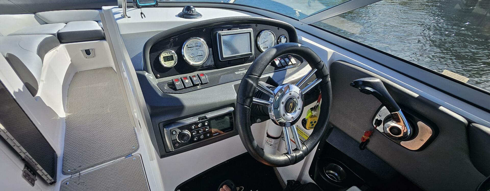 27ft Regal Yacht For Sale