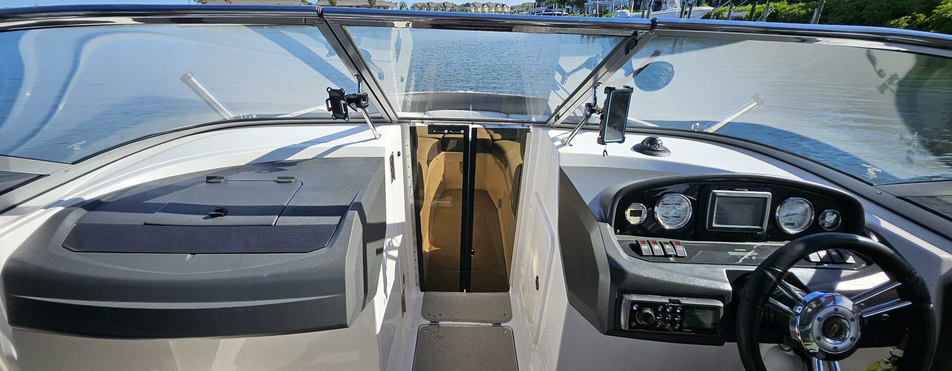 27ft Regal Yacht For Sale