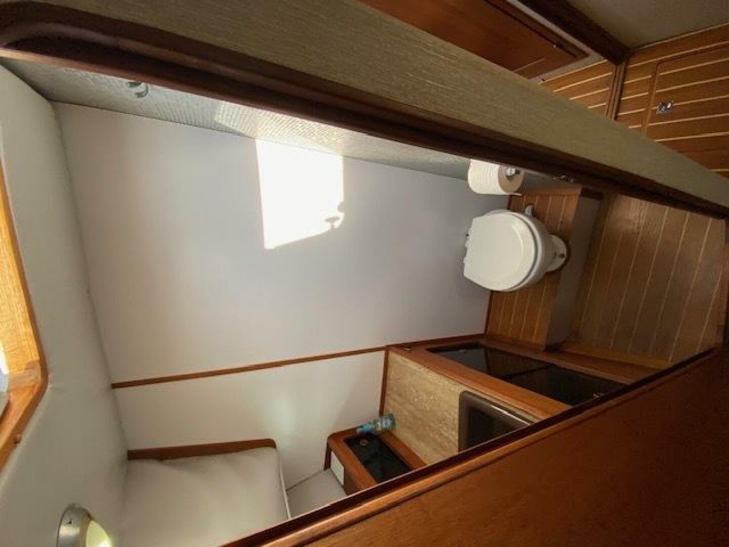 38ft Bayliner Yacht For Sale