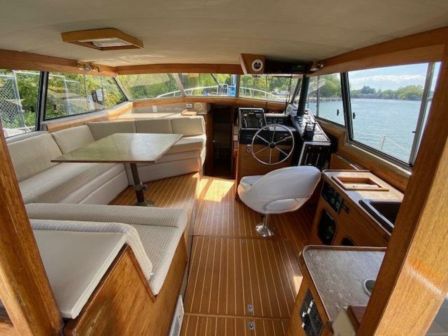 38ft Bayliner Yacht For Sale