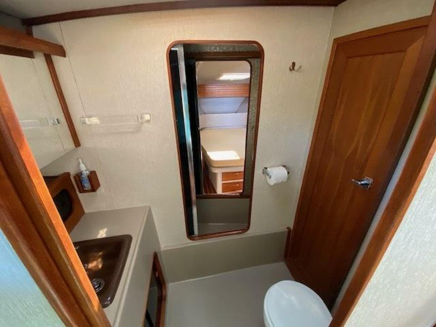 38ft Bayliner Yacht For Sale