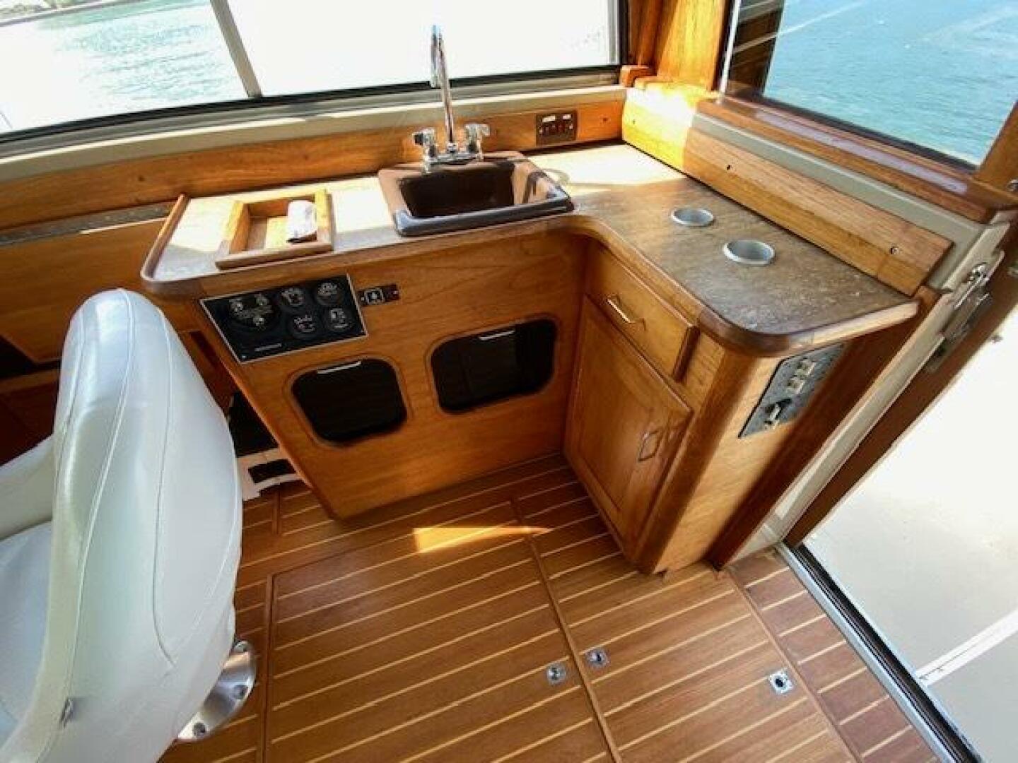 38ft Bayliner Yacht For Sale