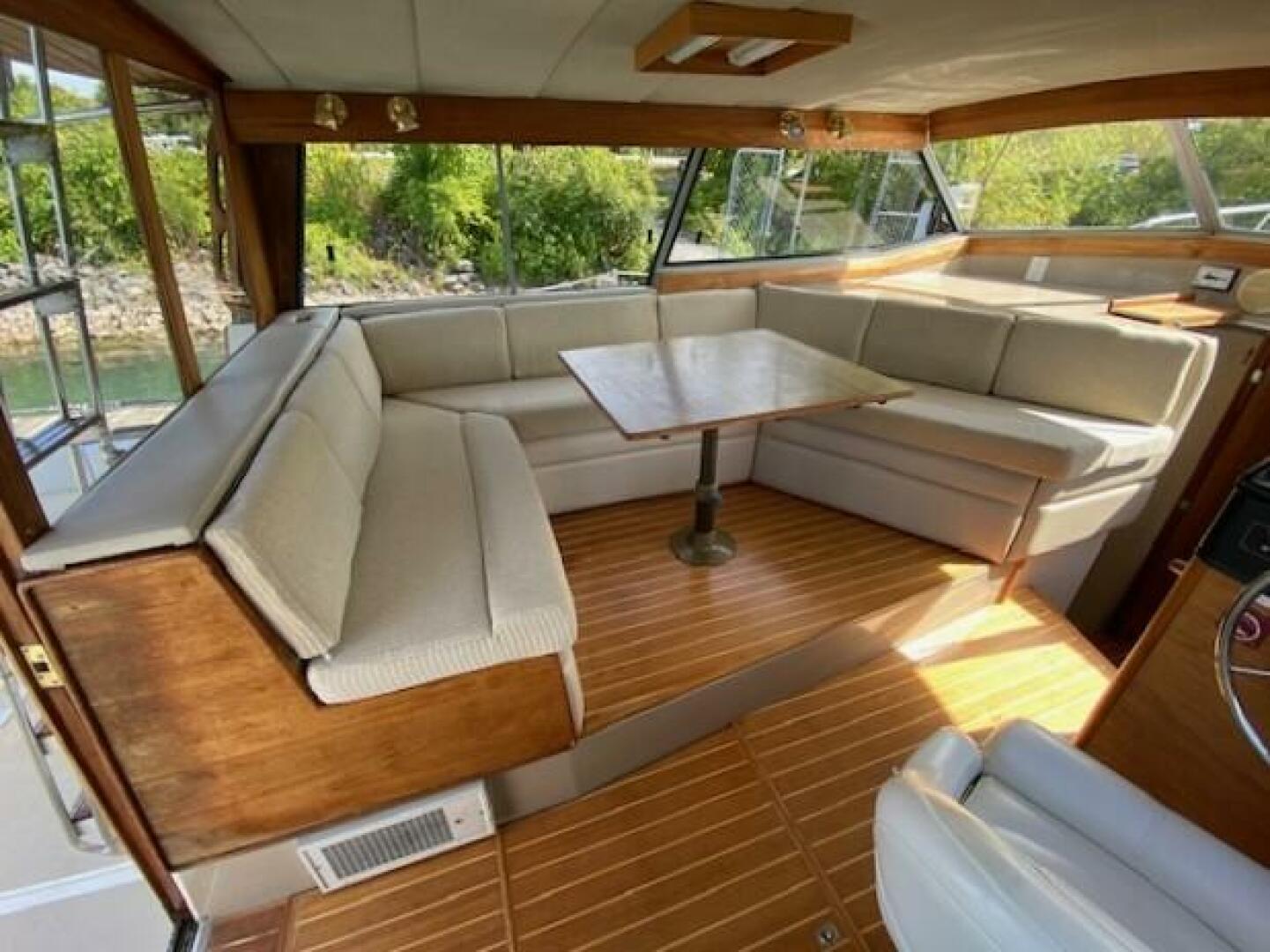 38ft Bayliner Yacht For Sale