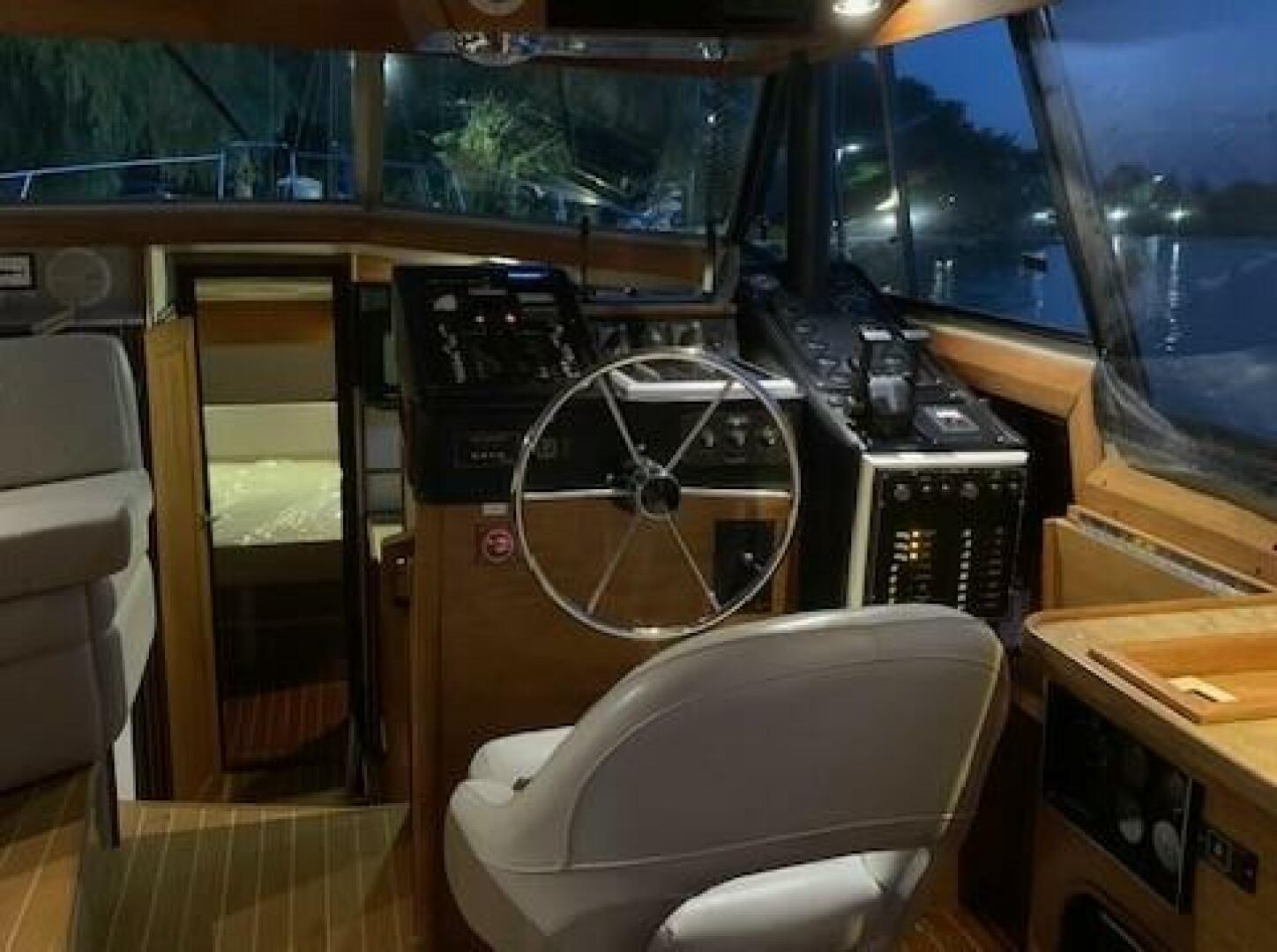38ft Bayliner Yacht For Sale