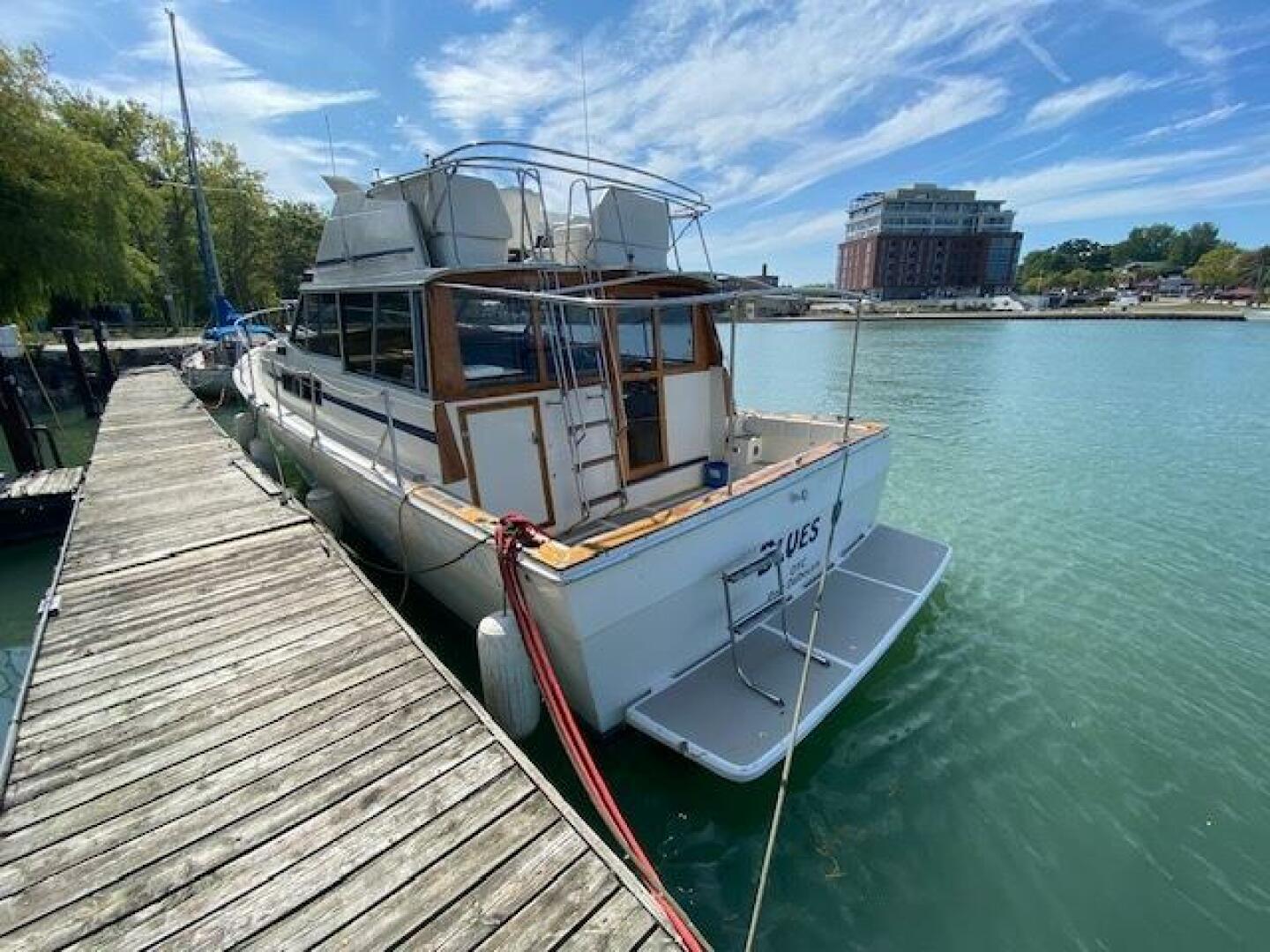 38ft Bayliner Yacht For Sale