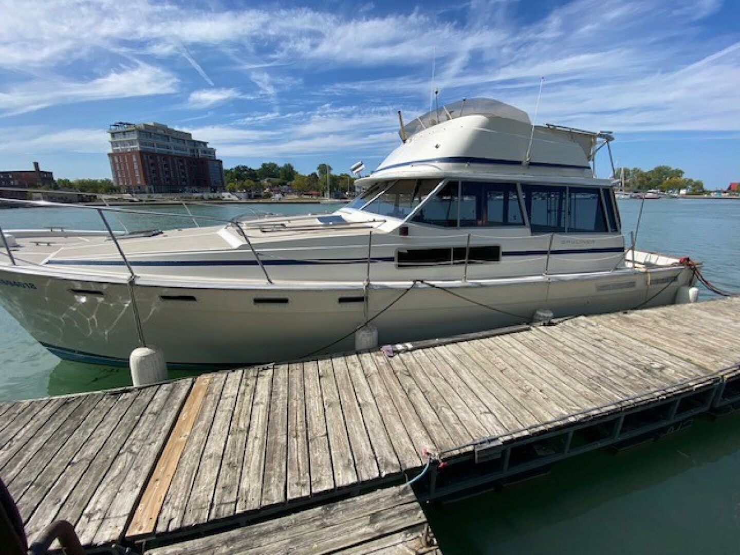 38ft Bayliner Yacht For Sale
