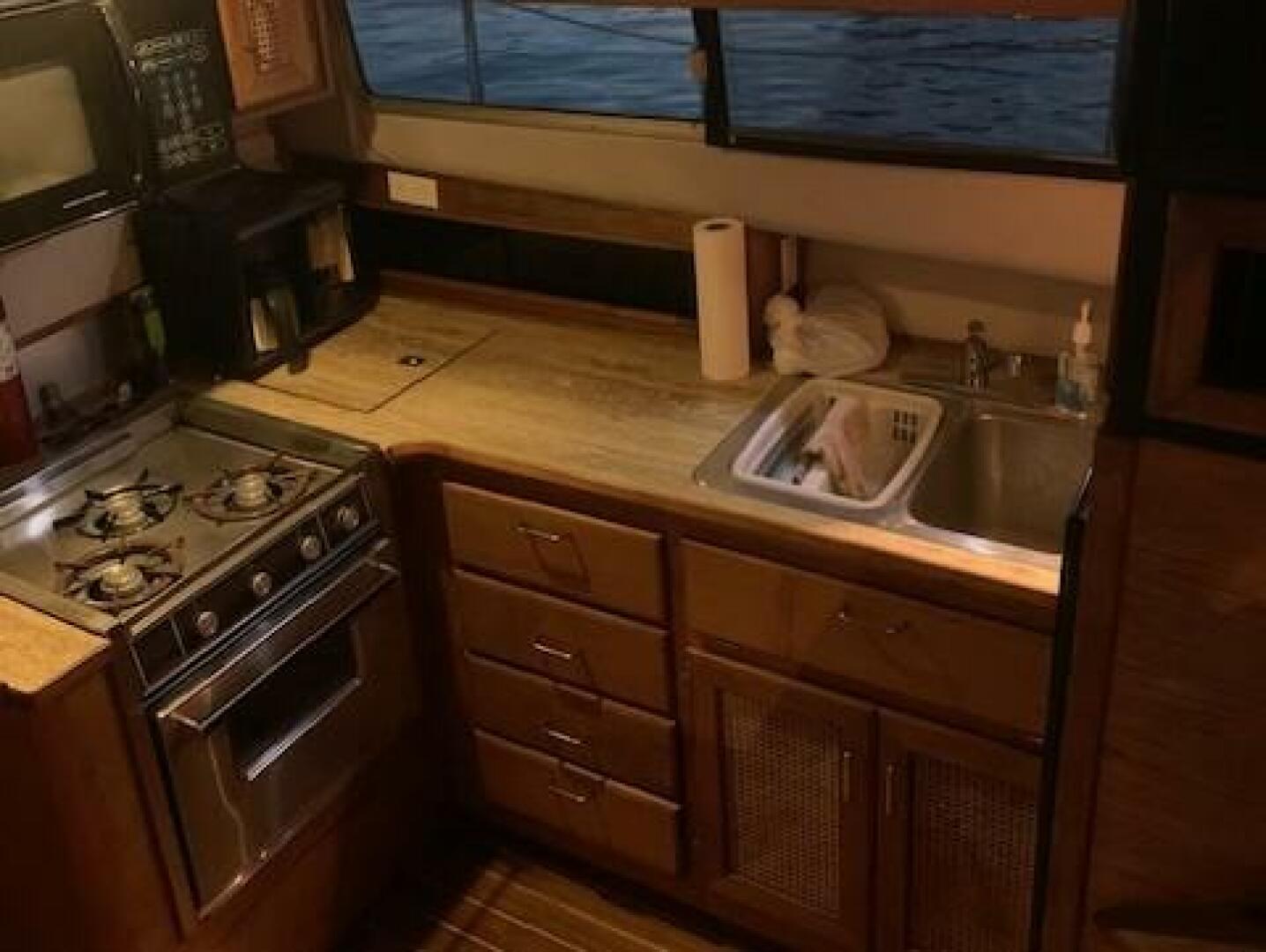 38ft Bayliner Yacht For Sale