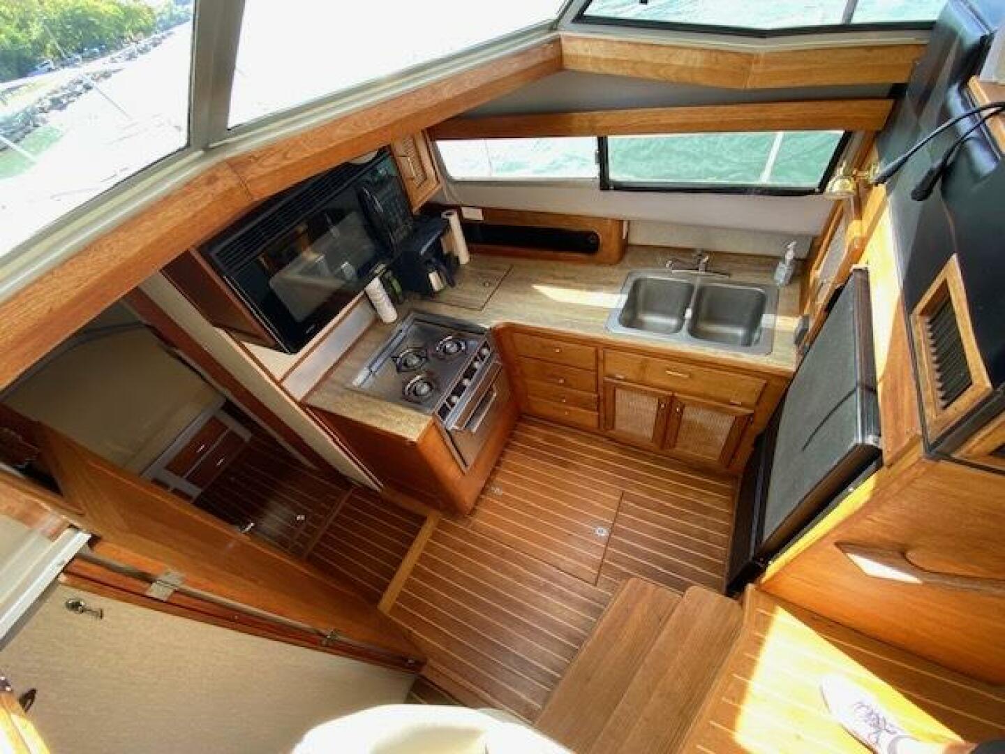 38ft Bayliner Yacht For Sale