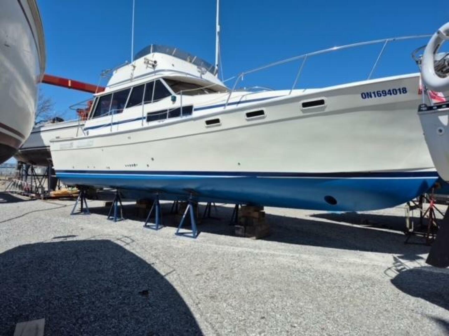 38ft Bayliner Yacht For Sale