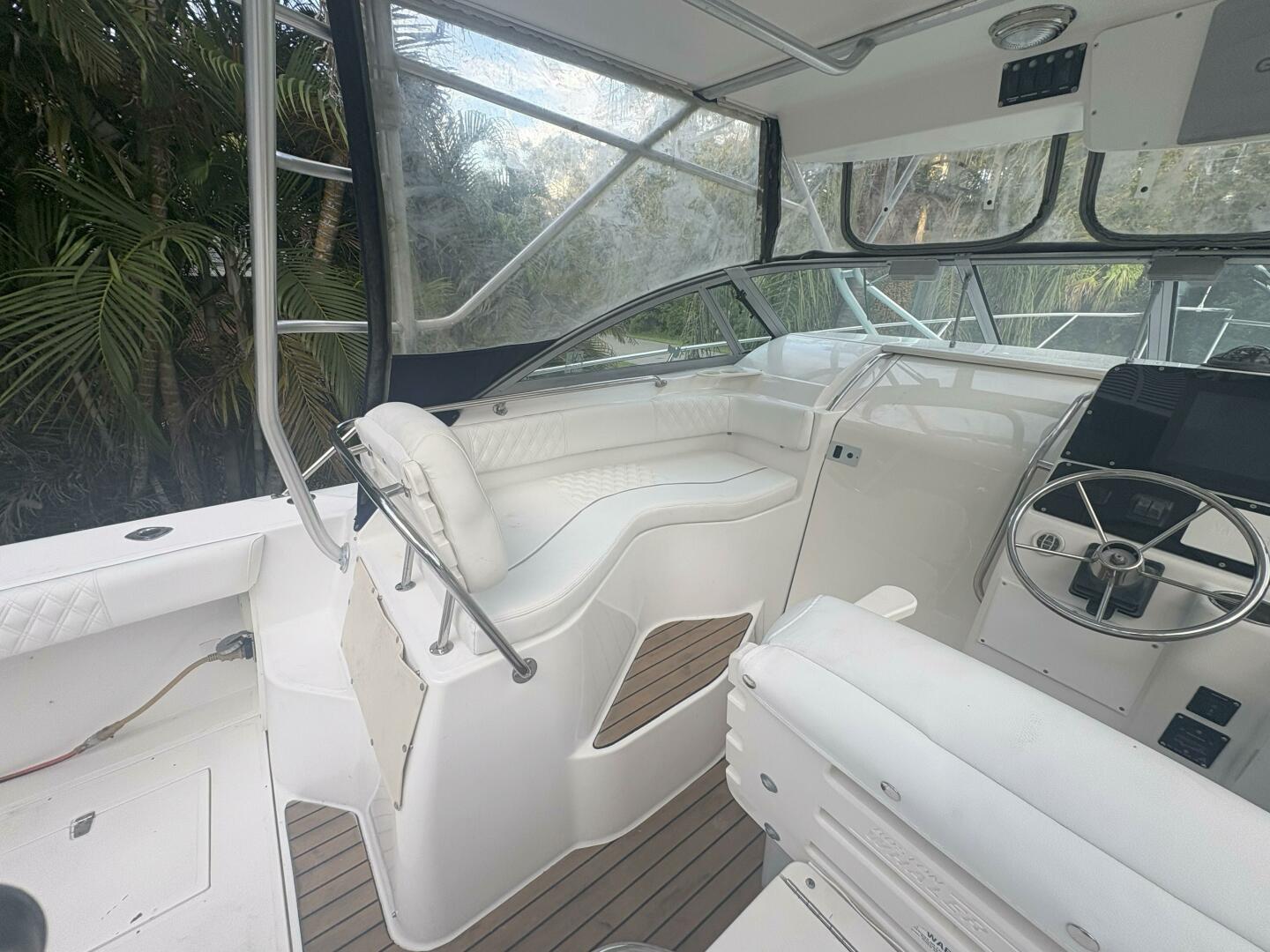 28ft Boston Whaler Yacht For Sale
