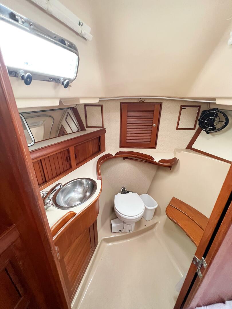 DELICIA 40ft Island Packet Yacht For Sale
