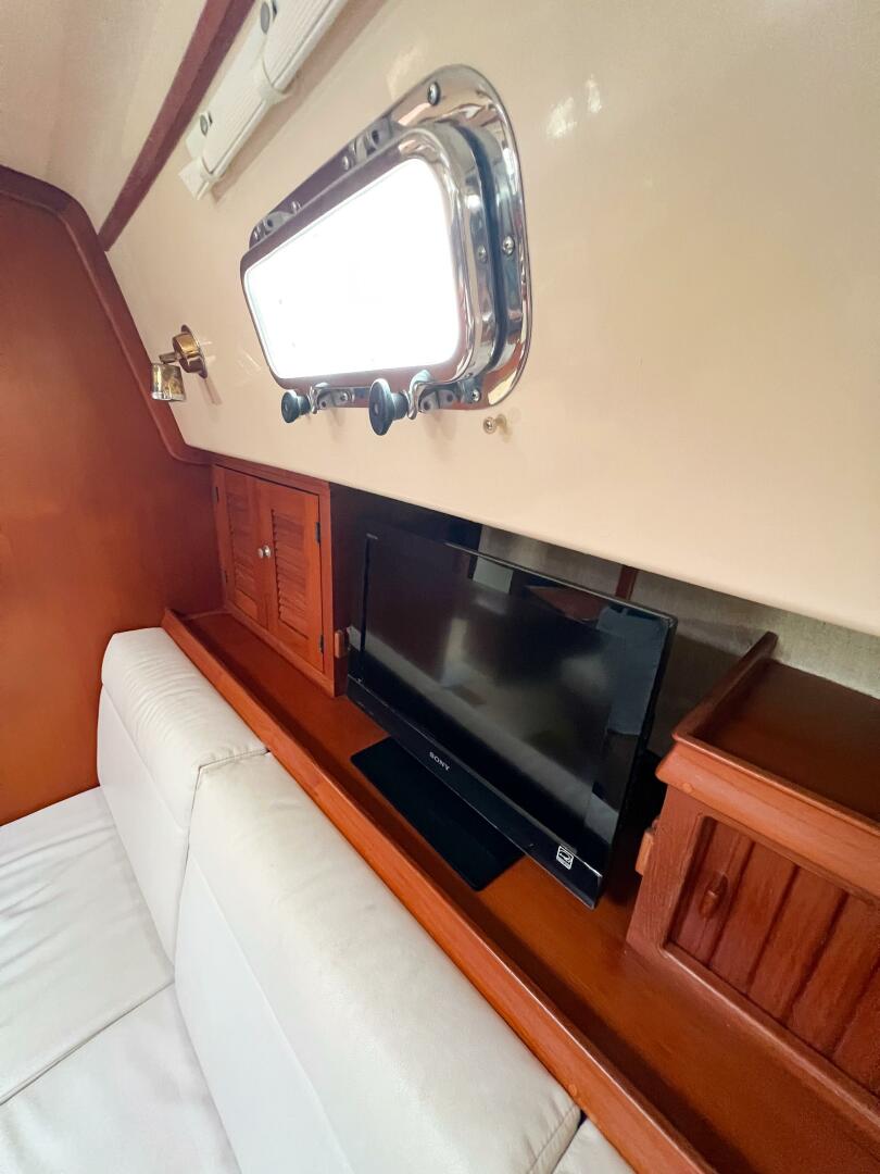 DELICIA 40ft Island Packet Yacht For Sale