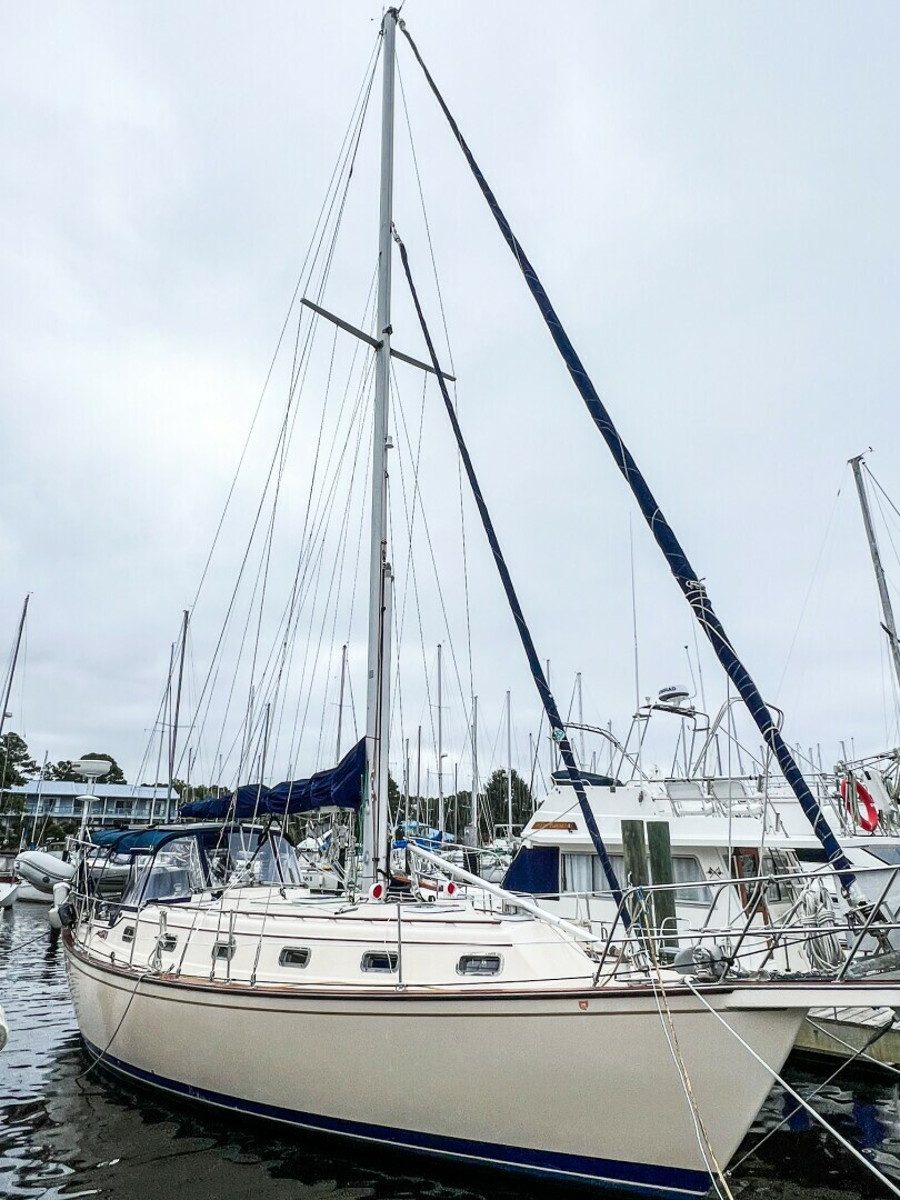 DELICIA 40ft Island Packet Yacht For Sale