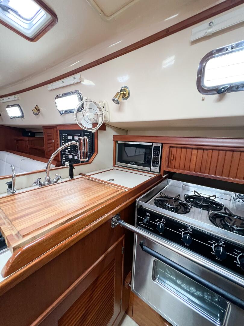 DELICIA 40ft Island Packet Yacht For Sale