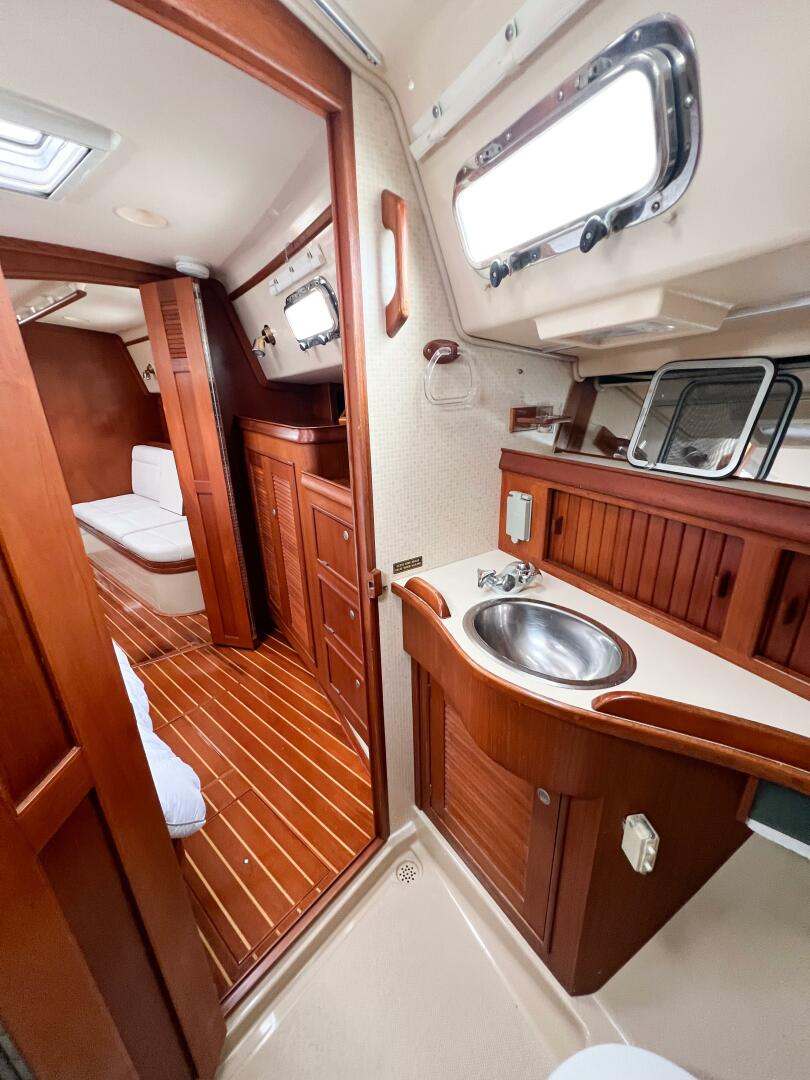 DELICIA 40ft Island Packet Yacht For Sale