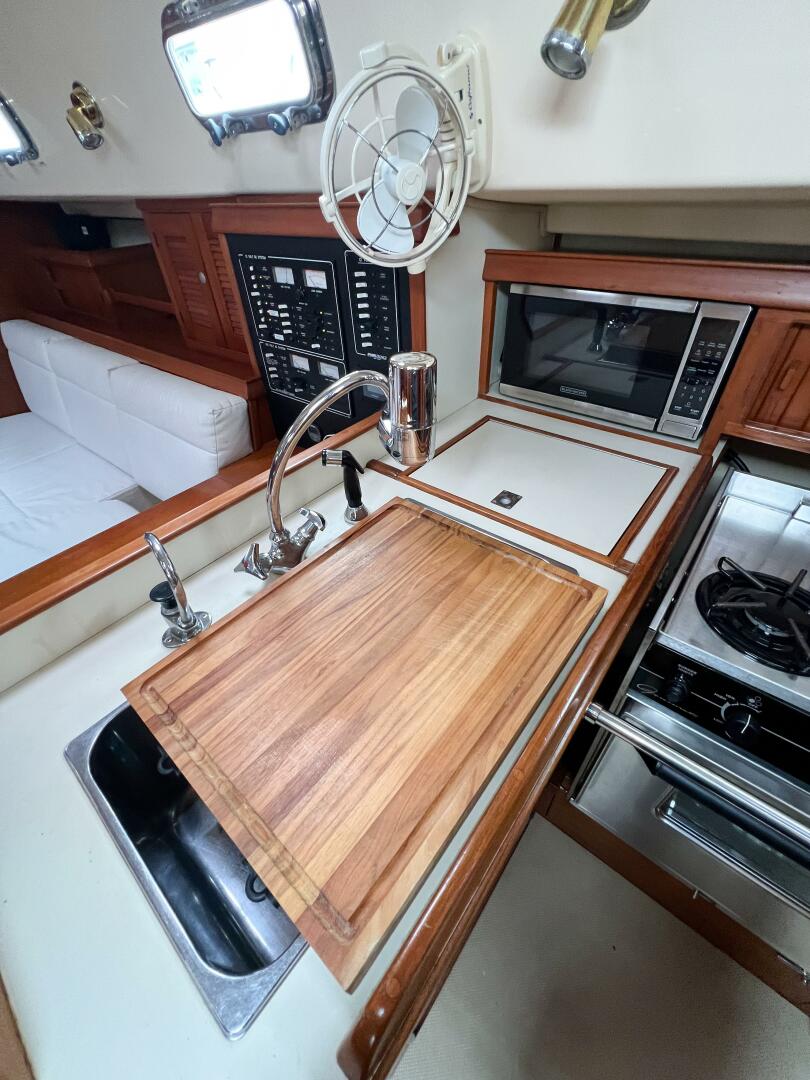 DELICIA 40ft Island Packet Yacht For Sale