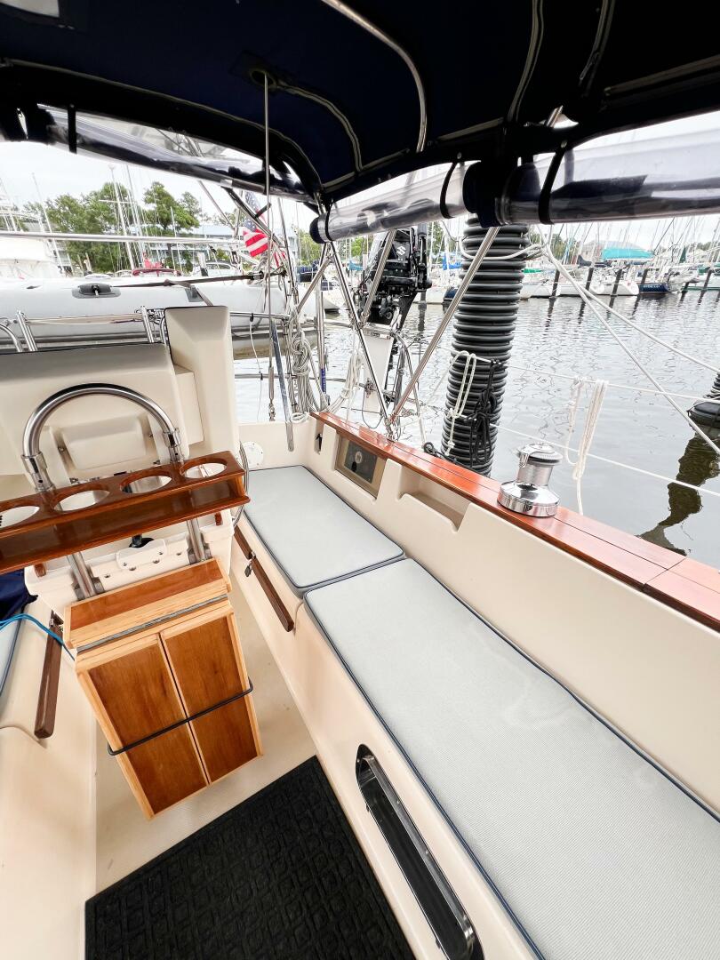 DELICIA 40ft Island Packet Yacht For Sale