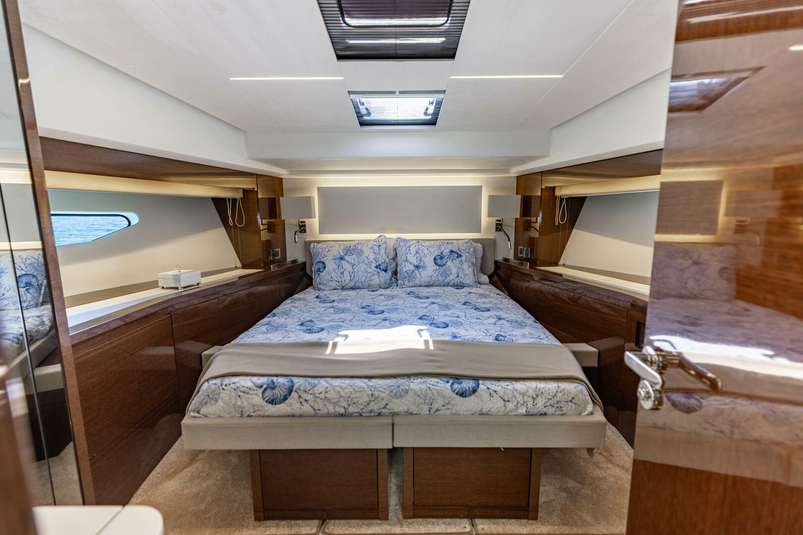 2019 Prestige 590 Fly 'New Heart' - VIP Guest Stateroom