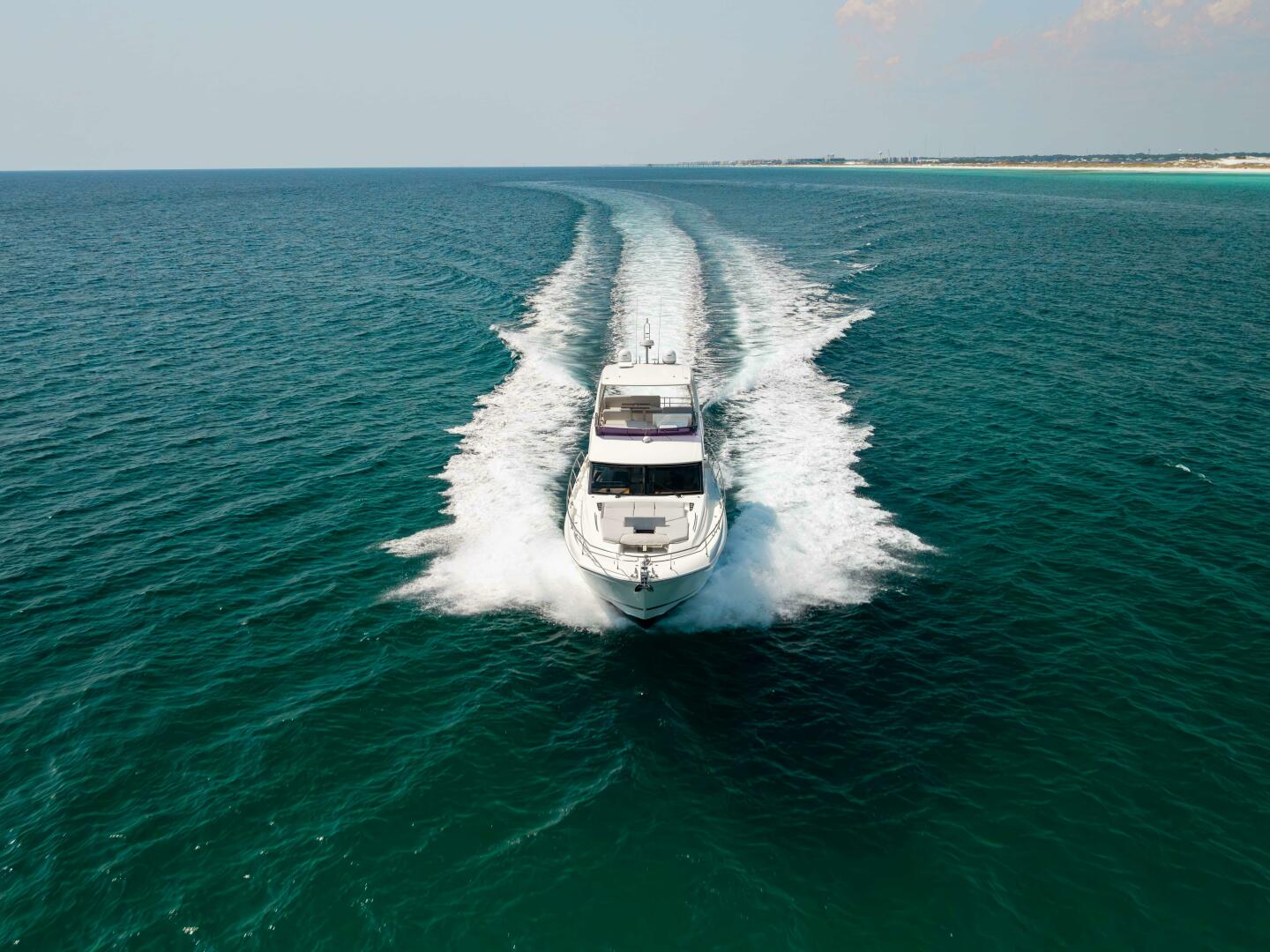 2019 Prestige 590 Fly 'New Heart' - Profile Bow 