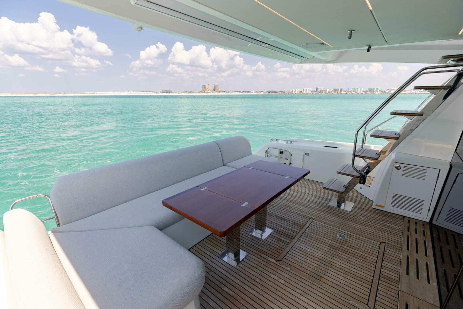 2019 Prestige 590 Fly 'New Heart' - Aft Deck Dinette